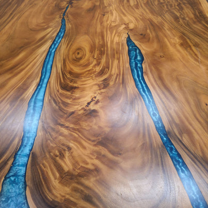 Tavolo da pranzo in noce indiano orientale con bordo vivo in resina blu 210 cm x 145 cm